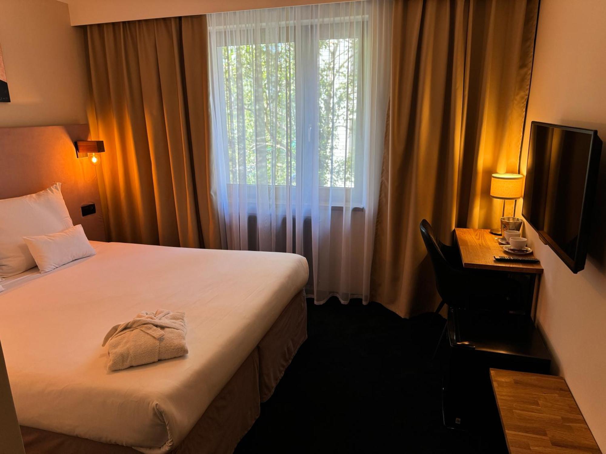 Amber Blue Wellness & Spa (Adults Only) Карвиа Экстерьер фото